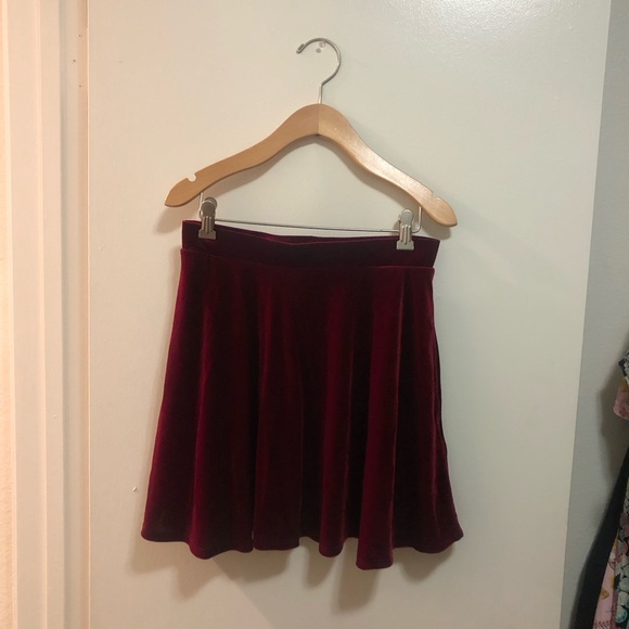 Hot Topic Red Burgundy Velvet Skirt - Picture 2 of 5